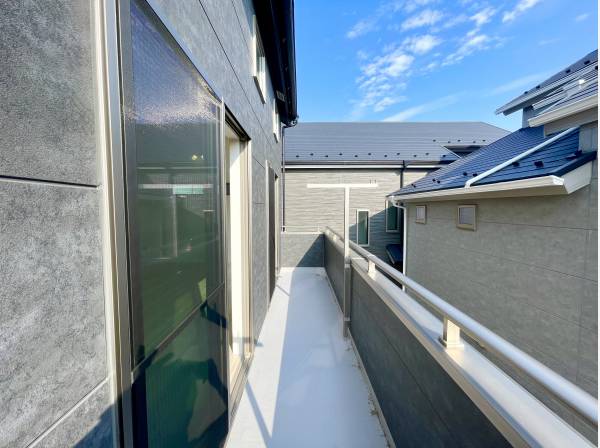 バルコニーは風通し陽当たり良好