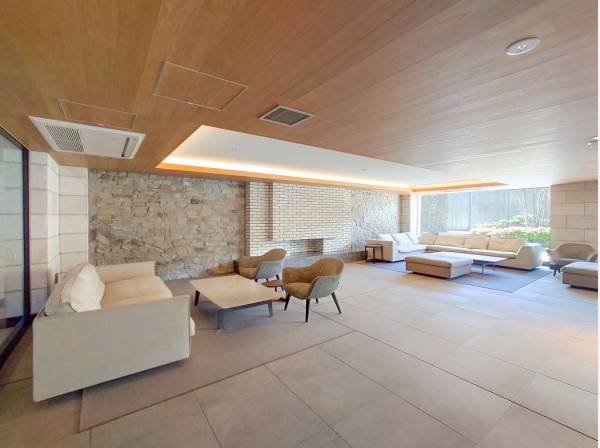 友人を招きたくなるホテルライクなロビー