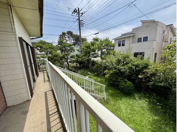 LDKと和室からつながるベランダはすぐにお庭に出ることができます。