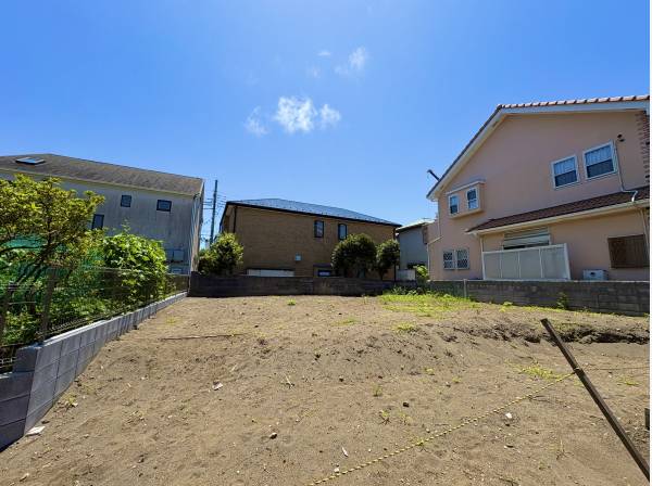 海岸まで徒歩約10分（約750m）！湘南を満喫できる住環境！