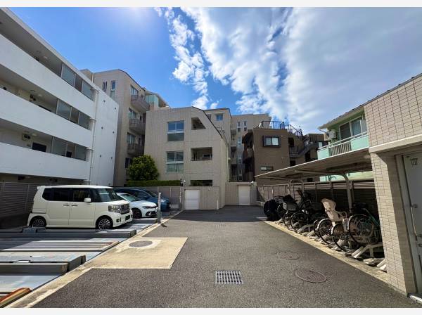 平置き駐車場＆駐輪場