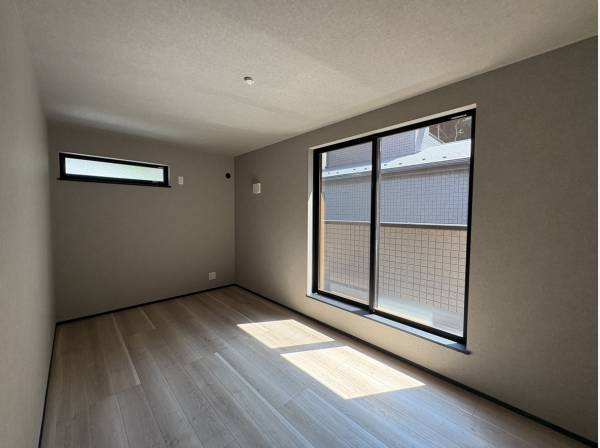 洋室は最大約7.5帖御座います！