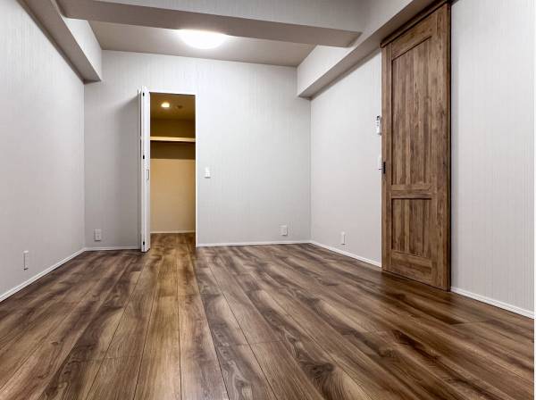 WICのある居室は引き戸にすることで空間をより広く使えますね