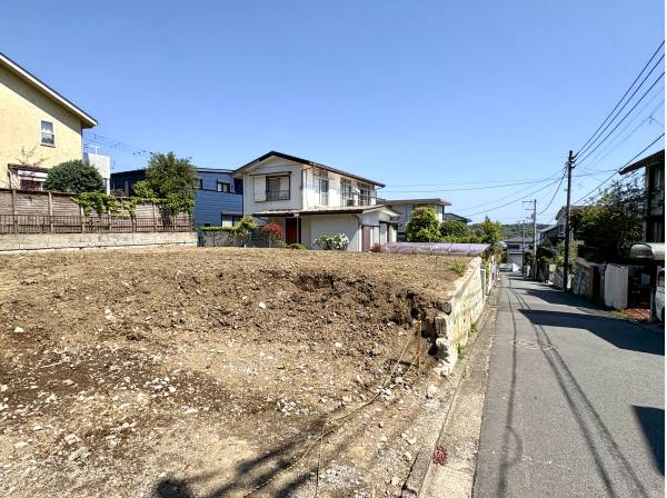 建築条件はありません。開放的な眺望が期待できる立地です。