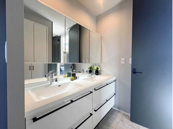 洗面台も広々です