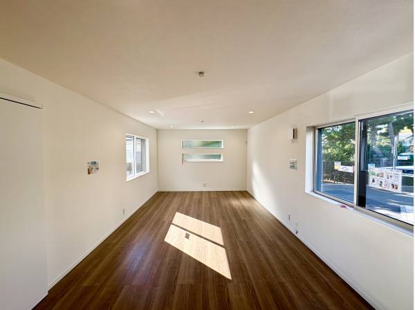 これからの季節に嬉しい床暖房付き