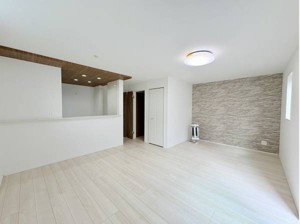 アクセントクロスがお洒落なLDK