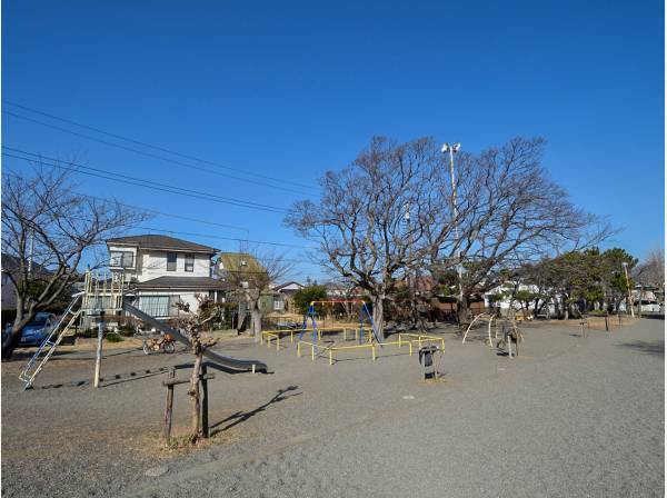 住吉児童公園まで徒歩10分（約800m）