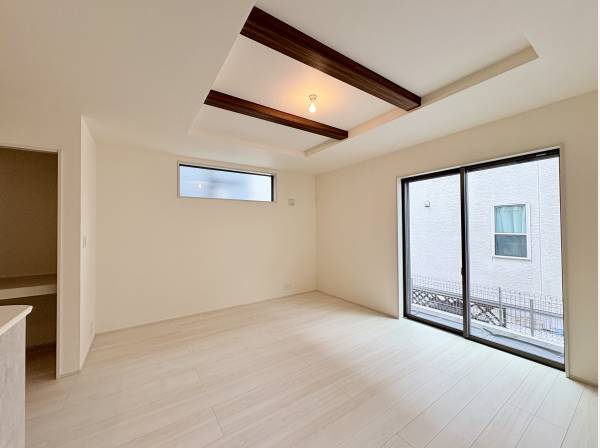 空間を広く感じる折上天井