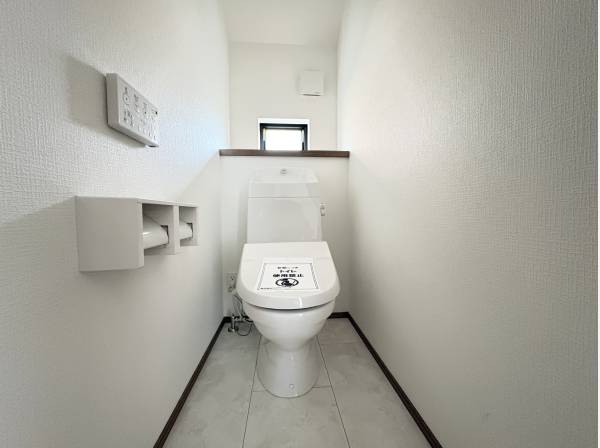 小窓があるので十分換気ができます！