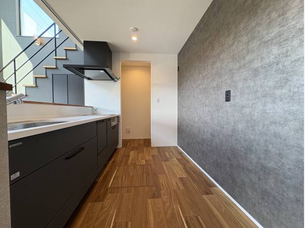 キッチンの雰囲気も大人ですね！