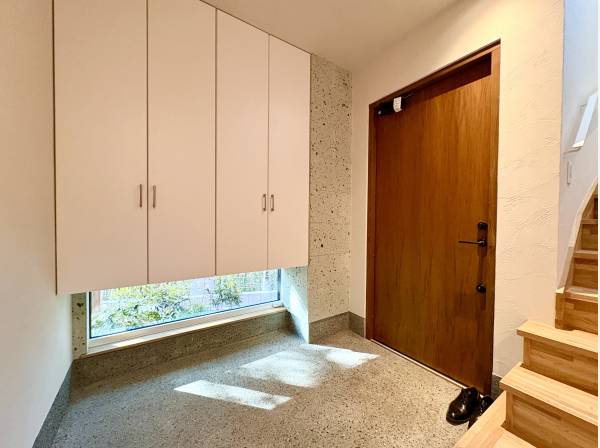 広々とした玄関ホール