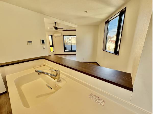 キッチンから家族と会話が弾みそうですね。