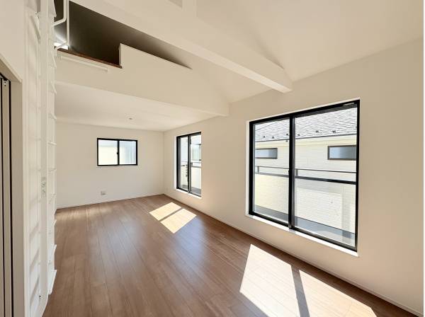 南向きで温かい光が差し込むLD