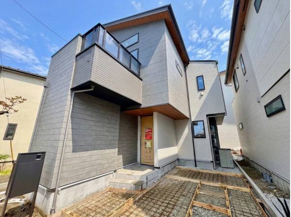 外観もお洒落です。工事中ですが、4月末完成予定。今でもご案内可能です！
