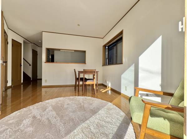 家族の笑顔が集まる陽だまりリビング