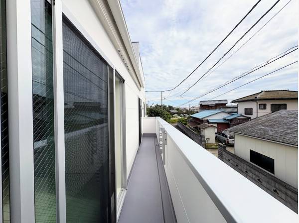 2階バルコニーも日当たりがよいです
