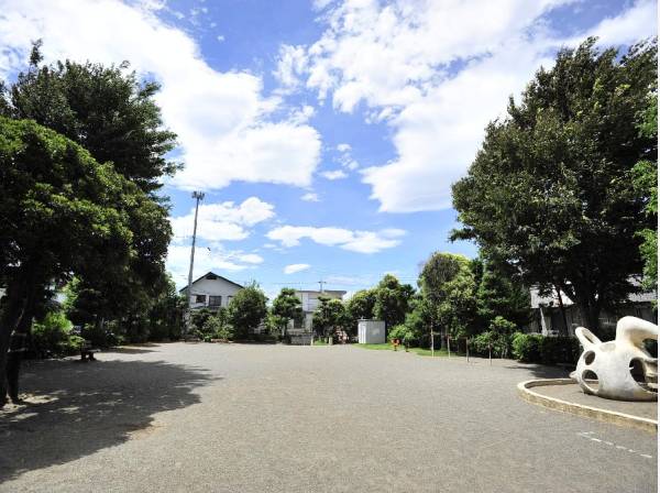 高田第一公園まで徒歩12分（約910m）