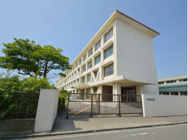 藤沢市立浜見小学校まで徒歩10分（約750ｍ）