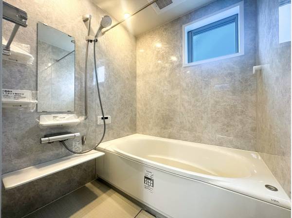 ゆったりリラックスできそうなバスルーム