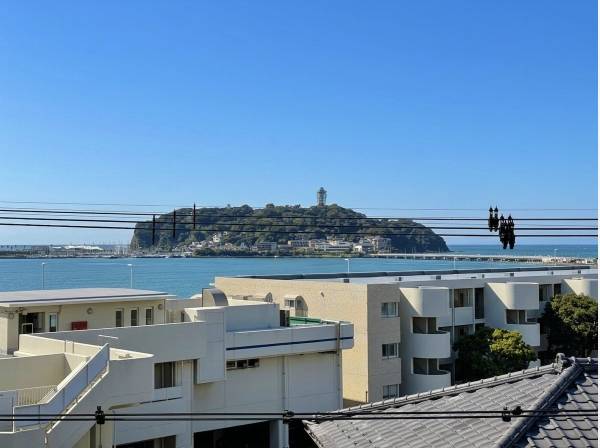 海・江ノ島を一望することができます、