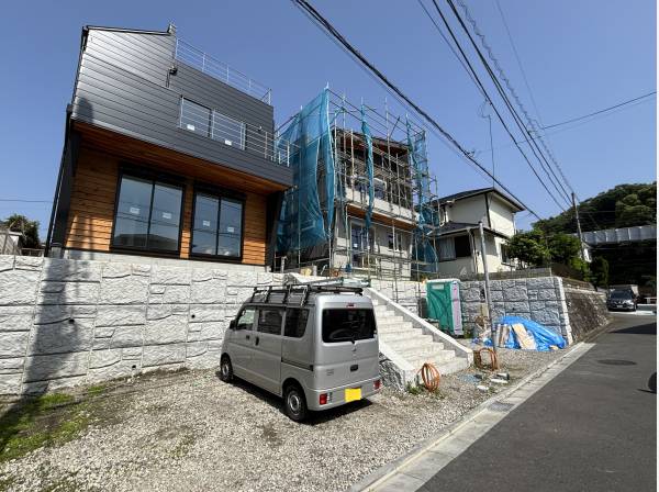 ついに完成間近となりました。カースペースもゆったり２台分

