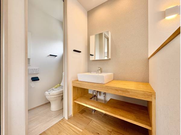 ２階にございます、セカンドサニタリー朝の身支度に役立ちます