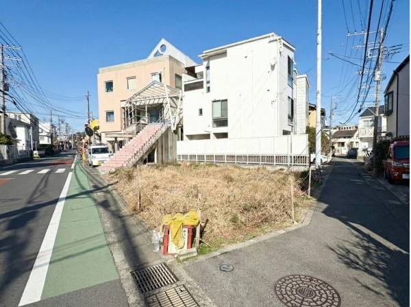 南東角地につき陽当たり・開放感良好！