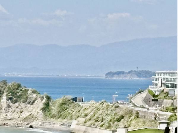 右側には江の島が見えます！