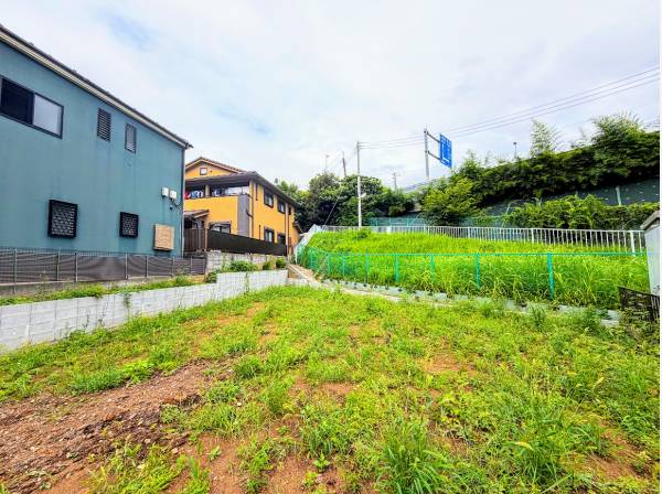 南東道路に面しているため陽当り・通風良好