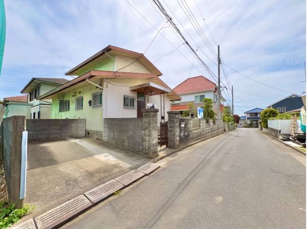 自然豊かな高台に位置する閑静な住宅街です