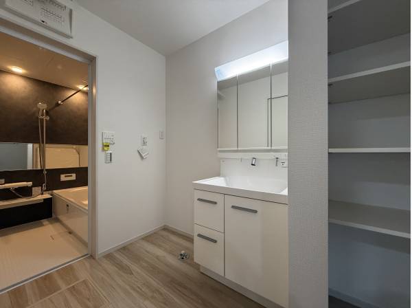 サニタリースペースと浴室