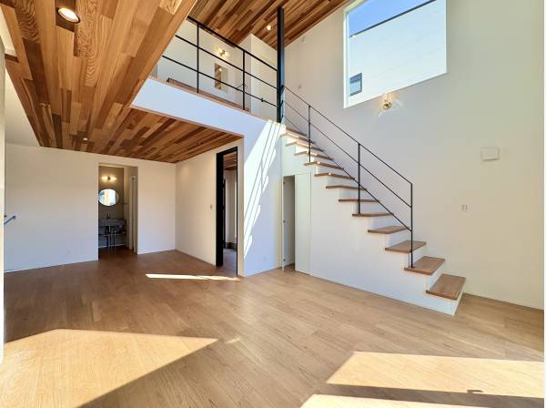 質感、空気感、時代感にこだわった
片瀬山で四季を楽しむ家　　　
