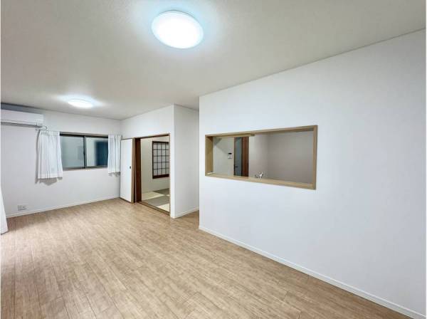 和室とつなげて広々使える約16.5帖LDK