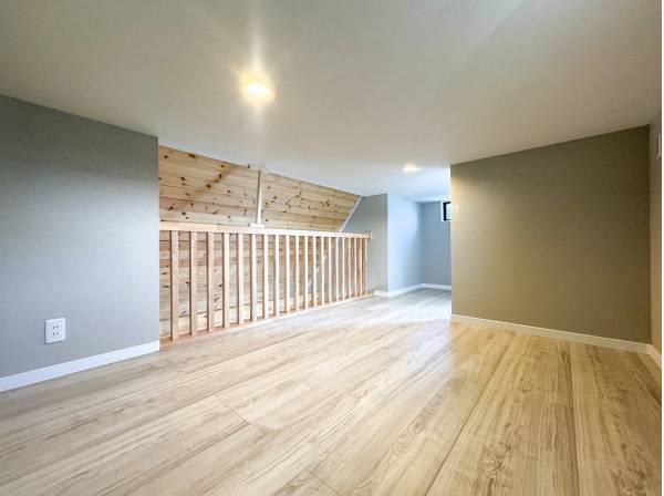 ルーフバルコニーへと繫がるロフトスペース