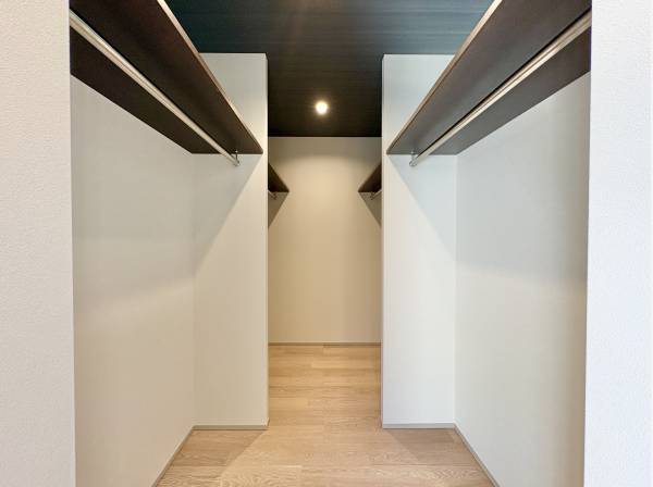 WICにはご家族分のお洋服も容易に収納が可能です