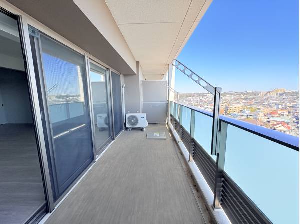 東向きのバルコニー