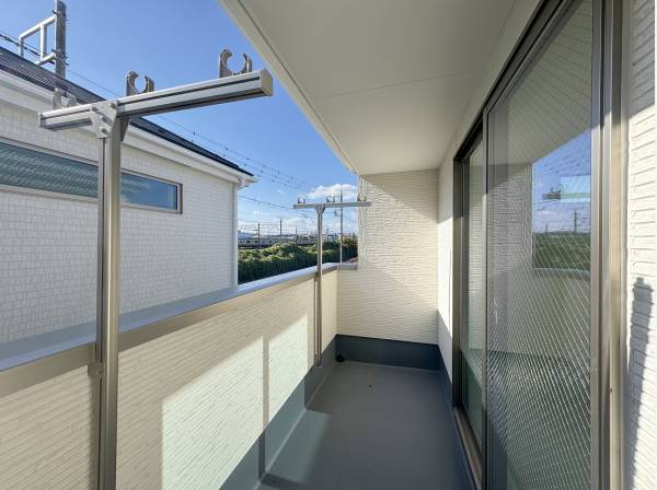 お洗濯物が多い日も安心♪バルコニーは2ヵ所完備