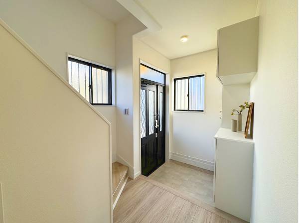 明るい玄関ホールでした。