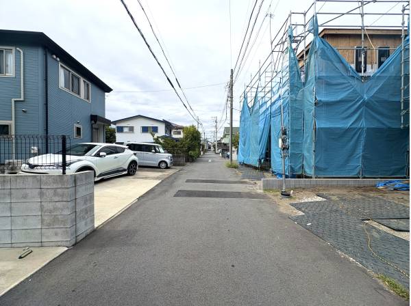 目の前の道路です！