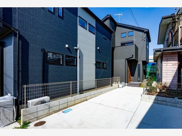 お子さまの飛び出しも安心ですね