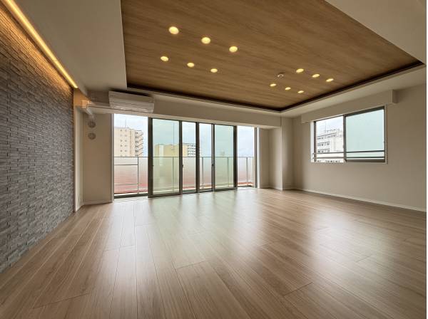 角部屋のため窓が多く開放感があります