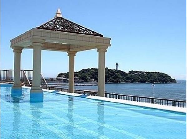 屋上のプール、素敵です♪