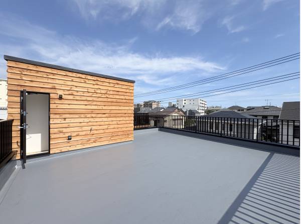 この住宅の最大の魅力であるルーフバルコニー！