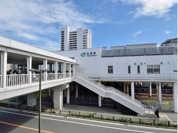 JR東海道線「辻堂」駅徒歩14分。