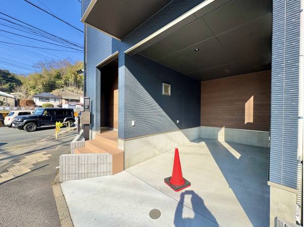 無駄のないフォルムで敷地を最大限活かした都市型3階建て