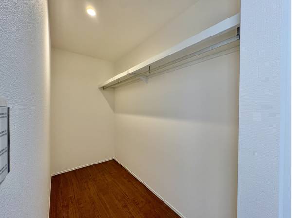 WICはハンガーのまま収納ができ衣類のシワも軽減されます