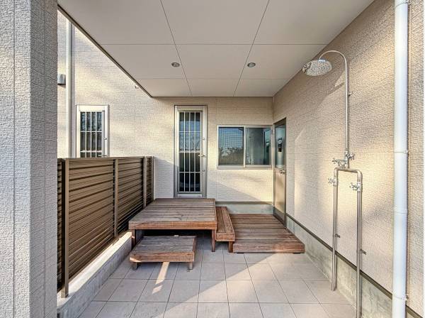 シャワースペースからは、「サウナルーム」「バスルーム」へ直行できます