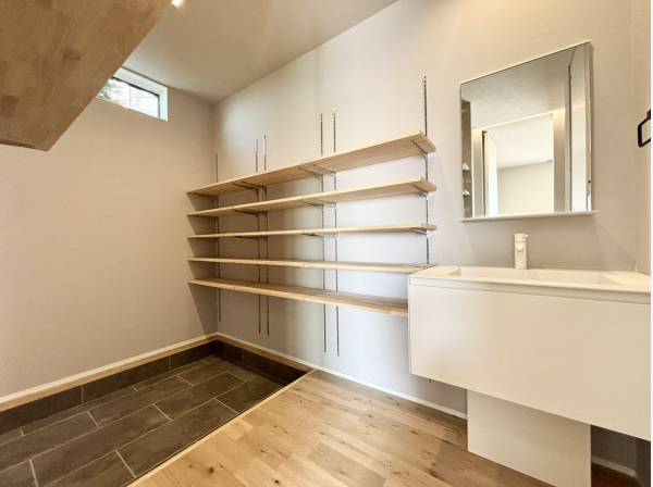 収納スペースも充実しております