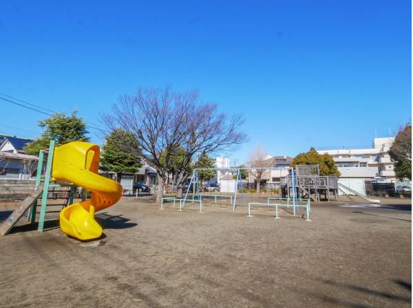 羽衣公園まで徒歩3分（約210m）